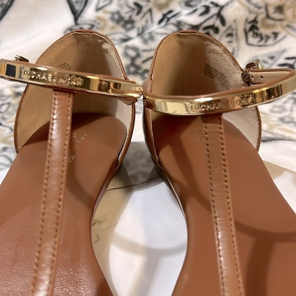 MICHAEL Michael Kors Kristen Thong Flat Sandals, Cognac Size 9M - Picture 3 of 15